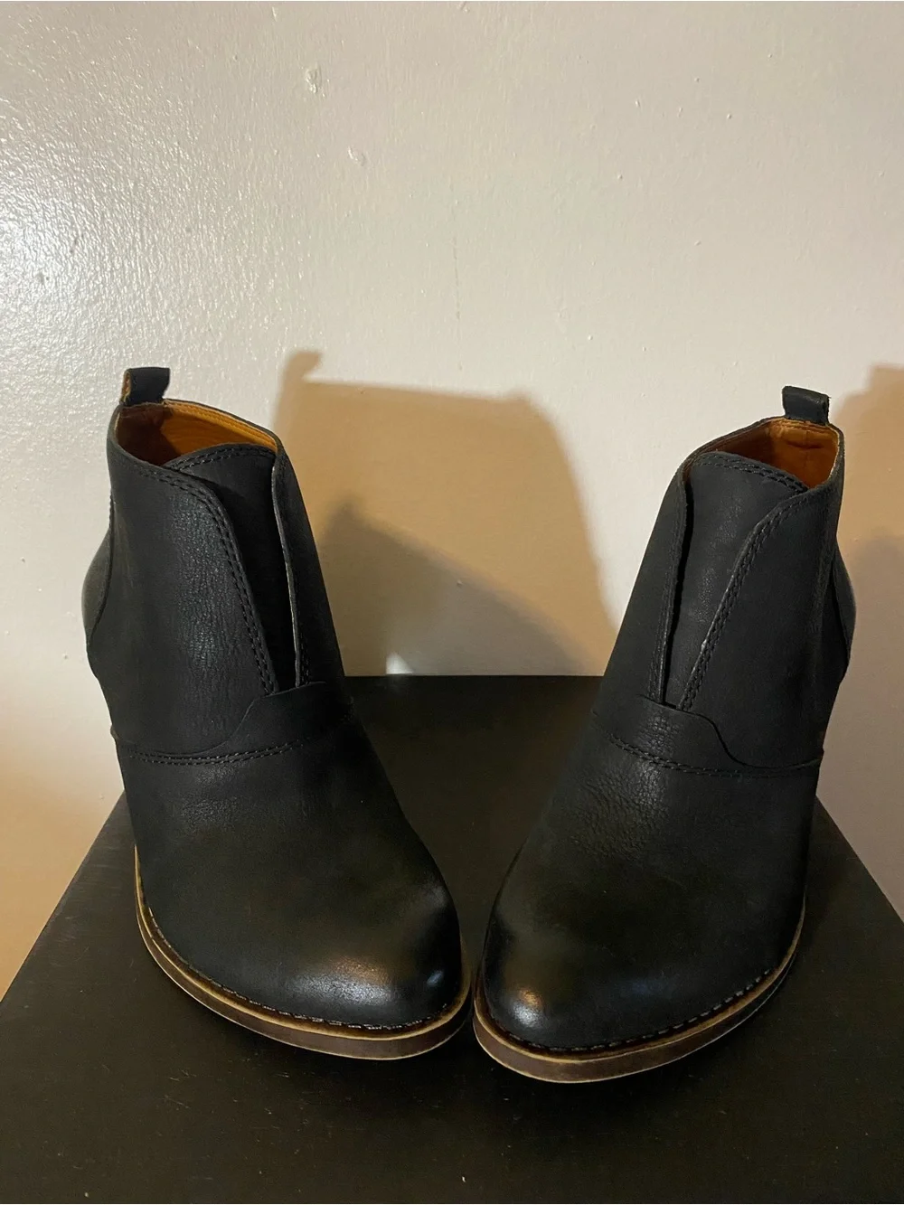 Lucky Brand Tan Black Leather Chukka Boots